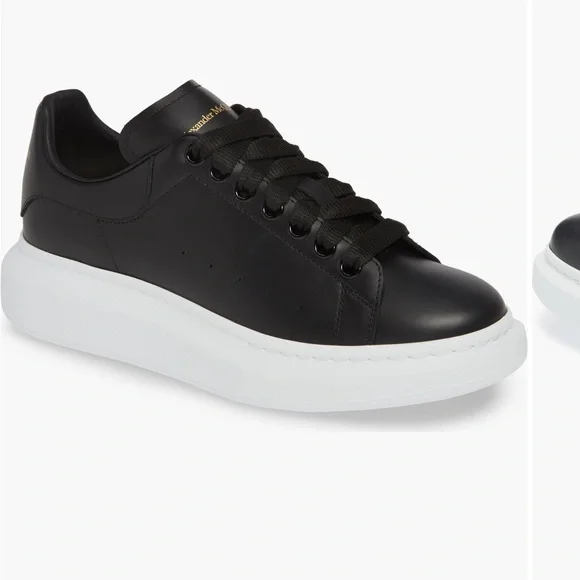 Alexander McQueen oversized sneaker in good condition without box - Picture 2 of 2